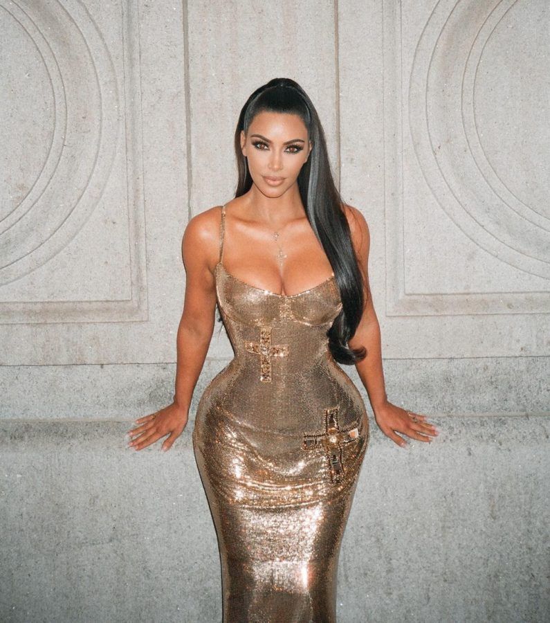 How to get Kim Kardashian like liquid hair or glossy straight hair at home