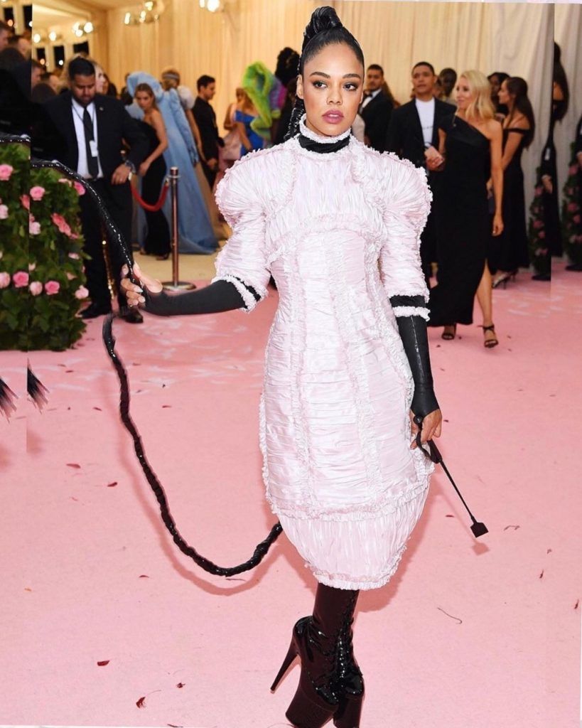 celebrities flaunted weird shoe trends 