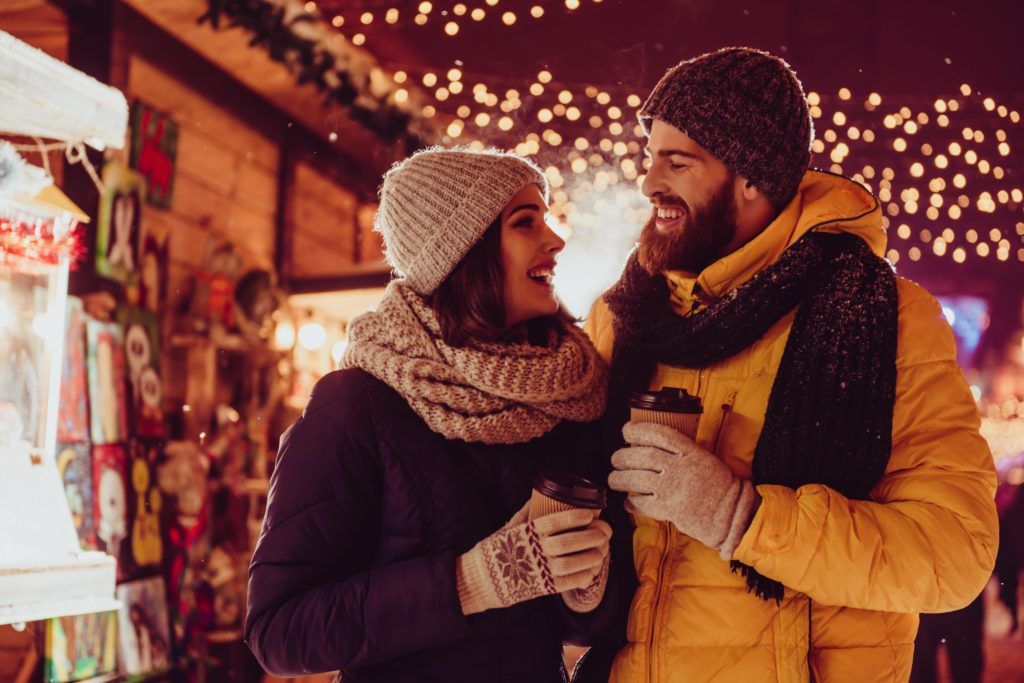 What is snow-globing? A phenomenon that makes you fall in love during the holidays