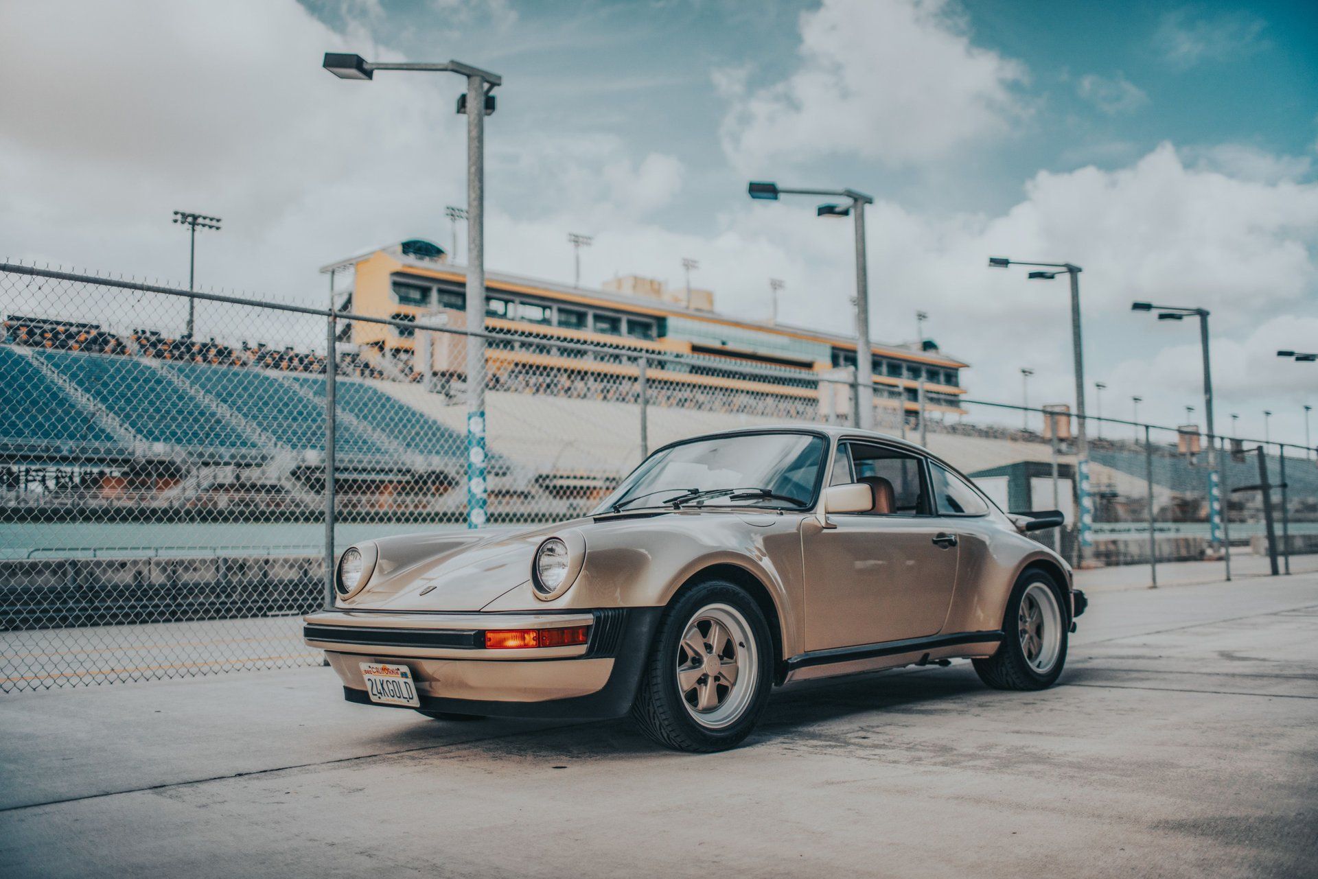f1 safety car porsche 911