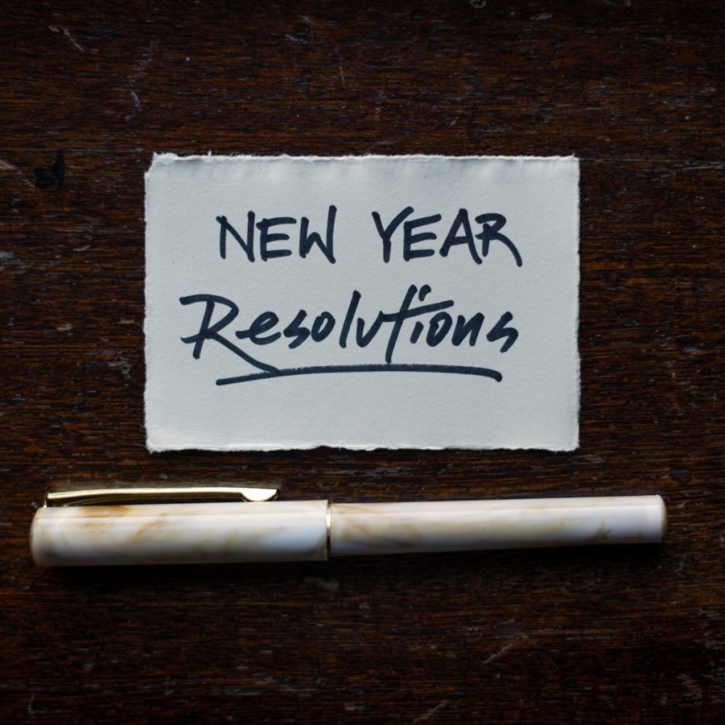 Easy New Year’s resolution ideas for a happy and healthy 2023 (that you can keep)