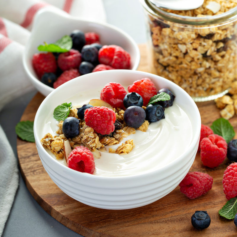 10 healthy nighttime snacks that won't make you bloat in the morning