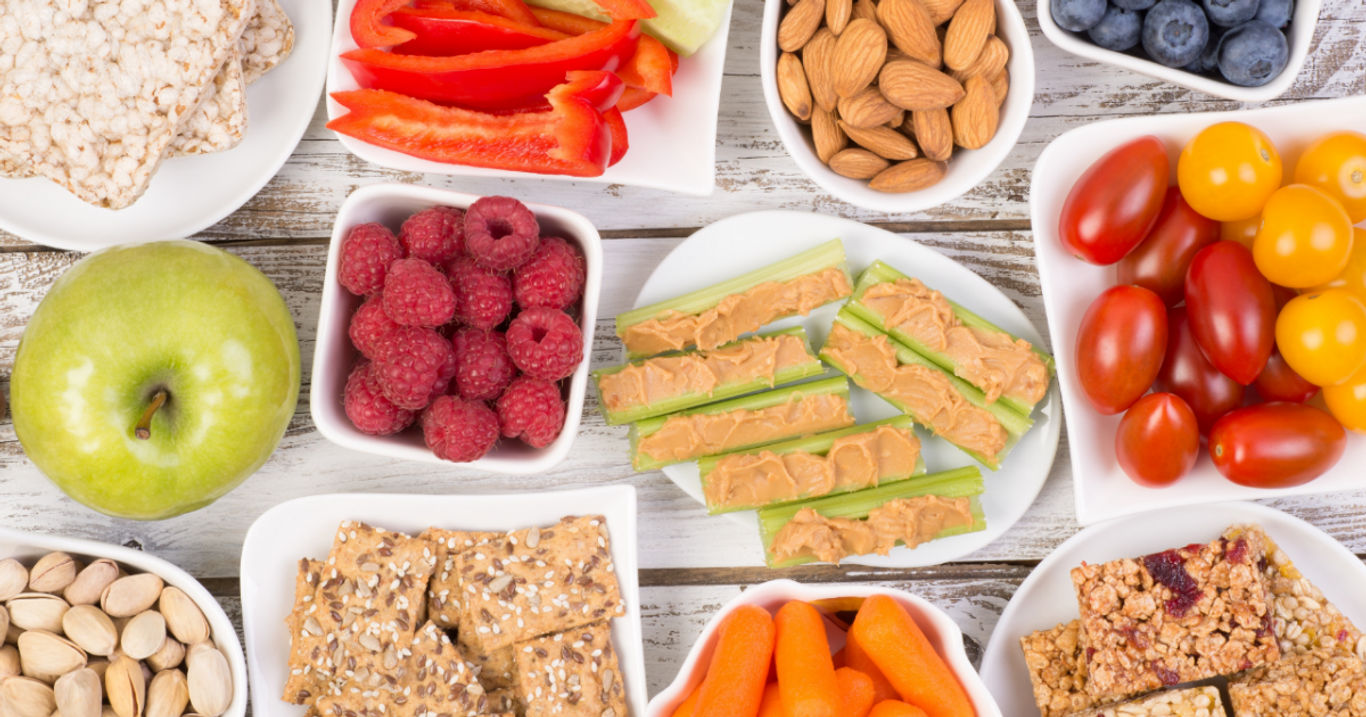 10 healthy nighttime snacks that won't make you bloat in the morning