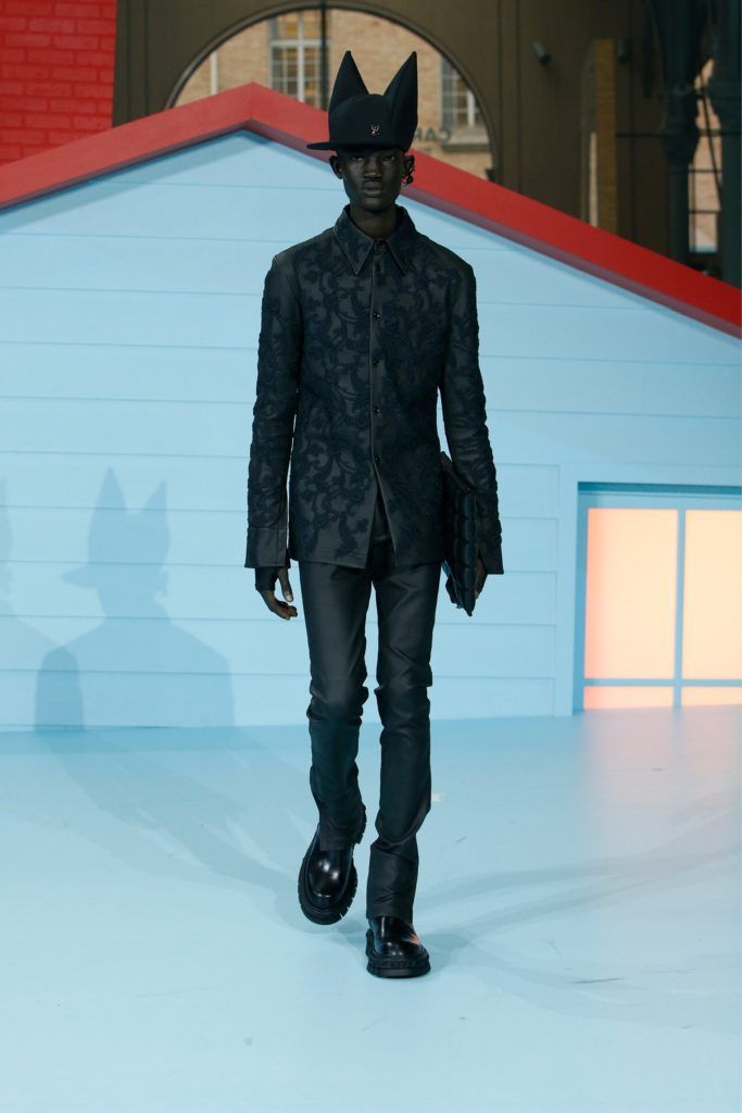 Louis Vuitton Fall 2022 Men's, Virgil Abloh's Last Collection – Photos –  Footwear News