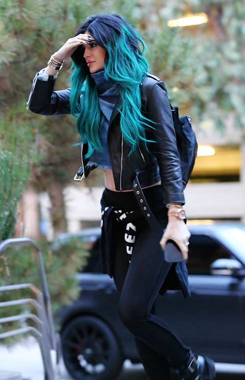 Stuck in 2022, pretending it's 2014 Tumblr Girl aesthetic is back in