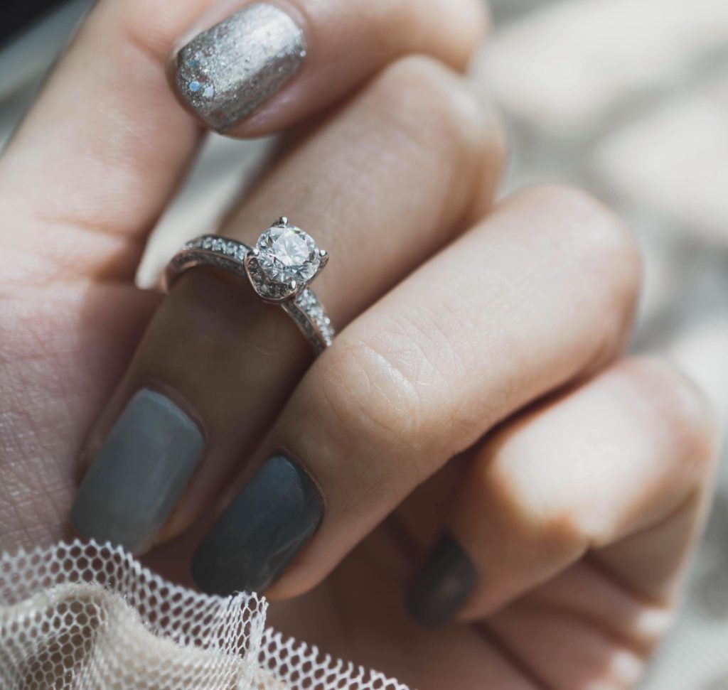 12 most exquisite vintage engagement rings to pop the question