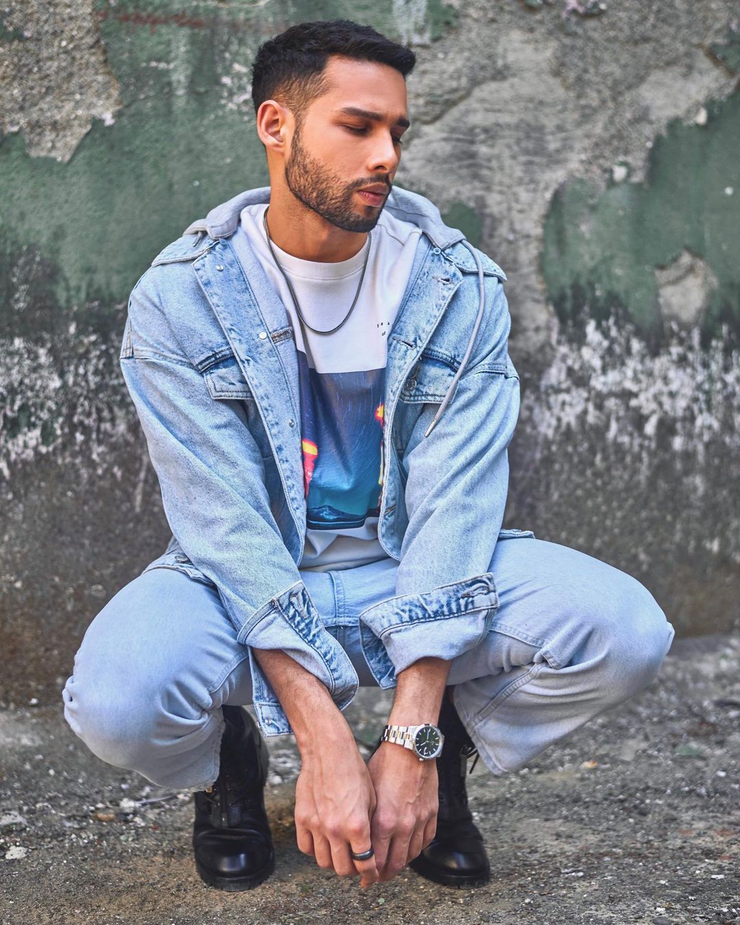 Siddhant Chaturvedi's latest transformation post is the perfect treat for  his fans!
