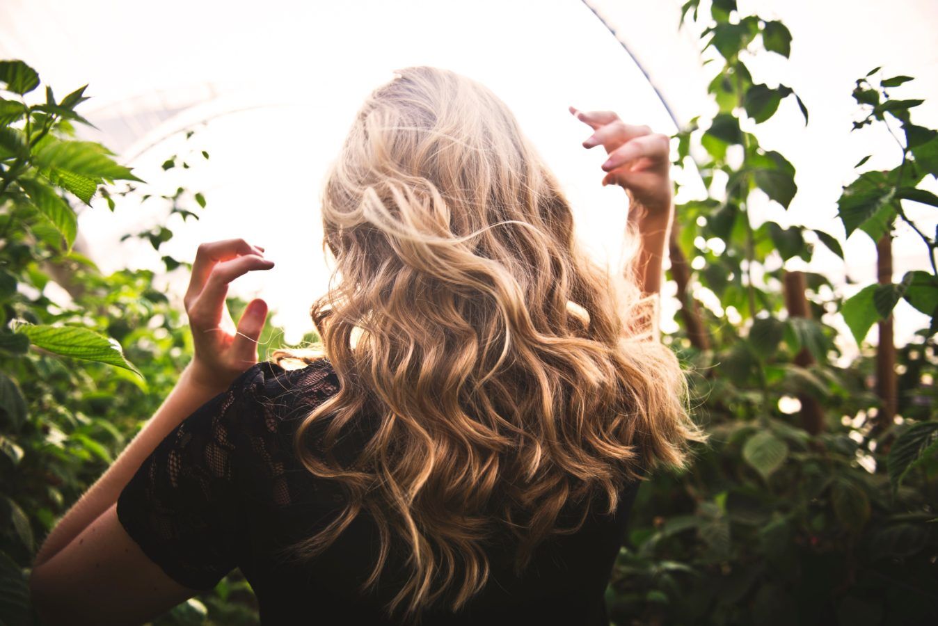 4 nifty hacks for the most stunning heatless curls overnight