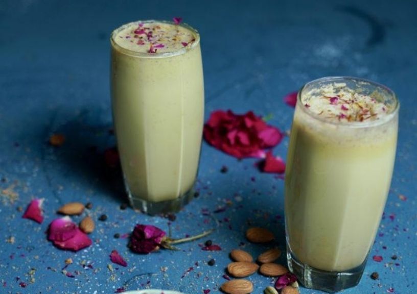 This 15-minute thandai recipe by chef Kunal Kapoor will add a festive flavour to your Holi soiree