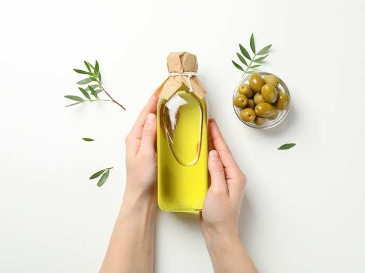 11 best cold-pressed oils in India for healthy skin and hair