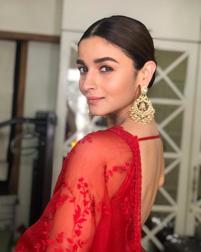 Alia Bhatt On The Reason Behind Opting For Saree And Not A Lehenga For Her  Special Day - TheDailyGuardian