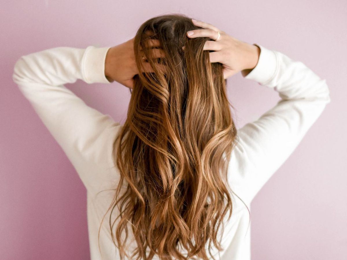 Best hair serums for to tackle your dry hair problems