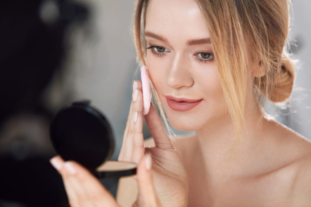 Bronzer Vs. Contour: Here's everything you need to know