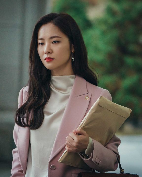 10 Casual Yet Cool Ootds We're Stealing From K-drama Actresses