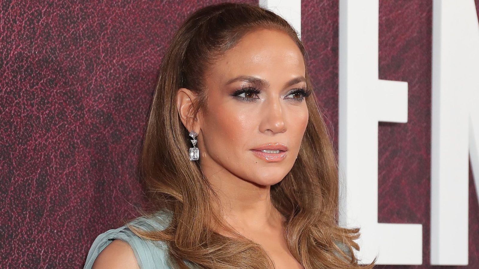 Jennifer Lopez revealed what makes her look like she ‘lost 10 years’ off her face