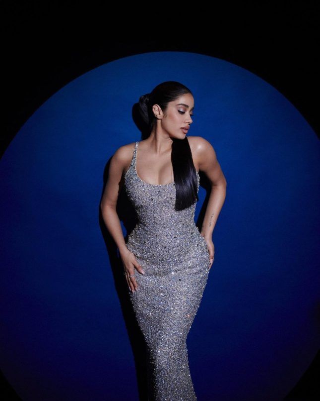 Its Getting Hot In Here As Janhvi Kapoor Turns That Bling On With Her