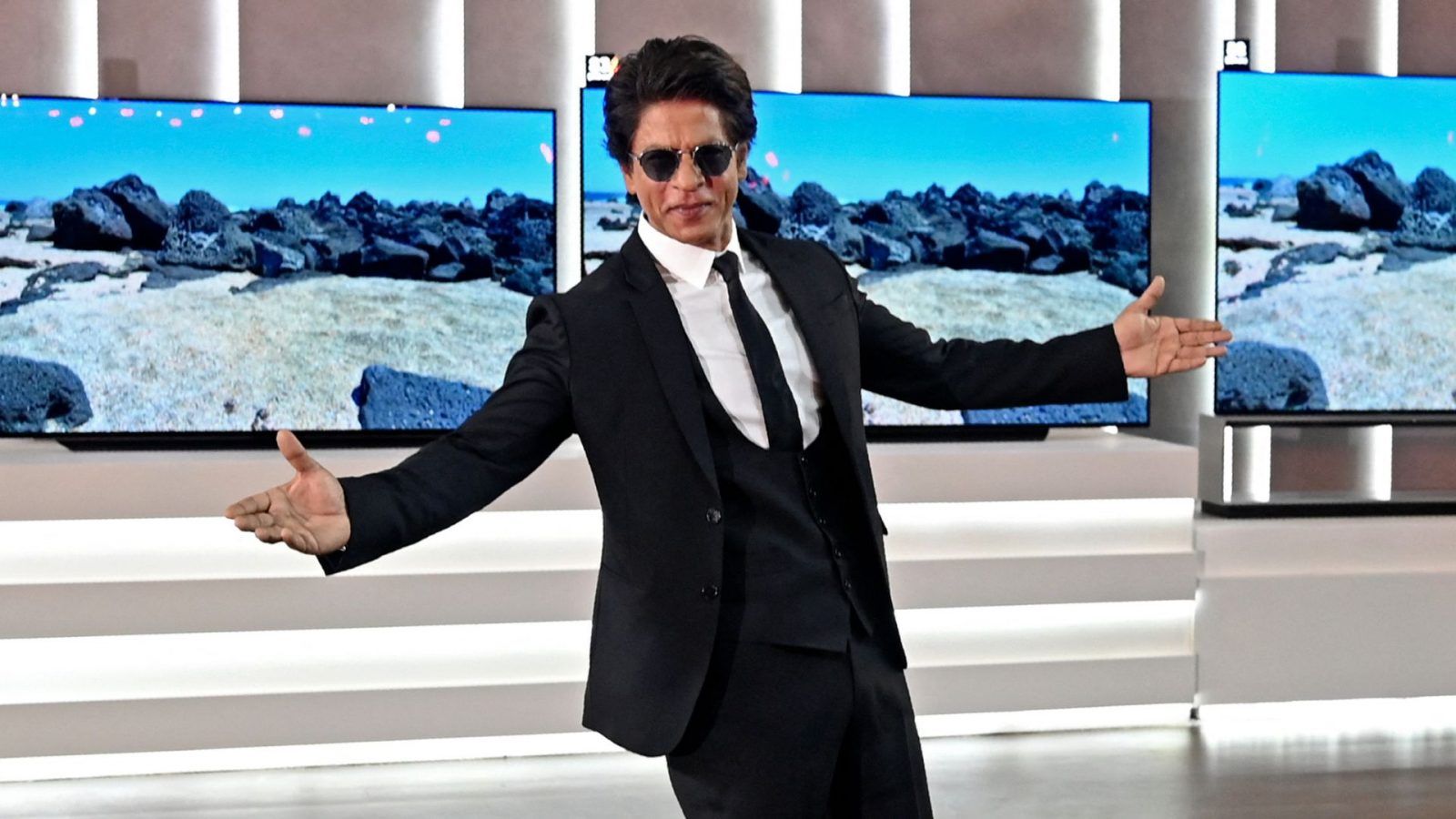 shah rukh khan rolls royce: Price of Shah Rukh Khan's new Rolls Royce will  surprise you