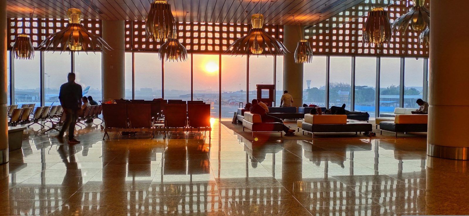 Spend some leisure time at these airport lounges while you wait to board your flight
