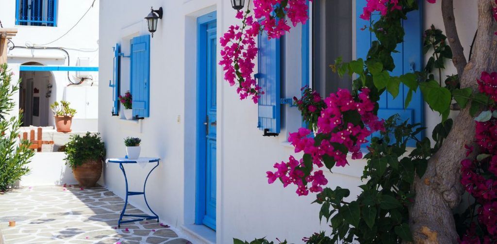Best countries to apply to for easy access to a permanent residency in the EU
