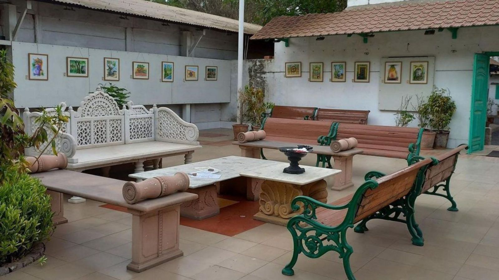 8 vintage restaurants in Ahmedabad to visit for a taste of legacy