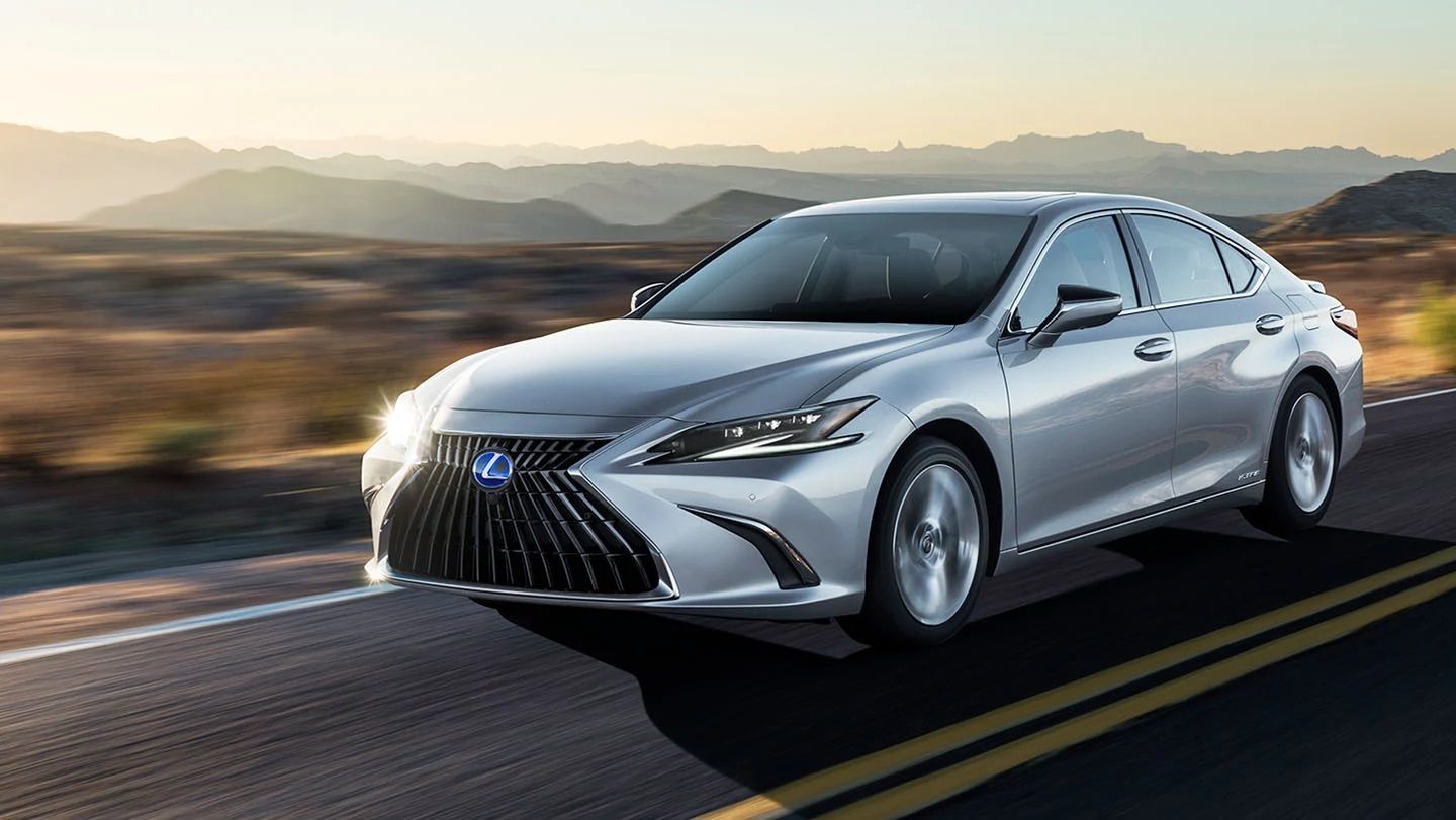 safest luxury cars