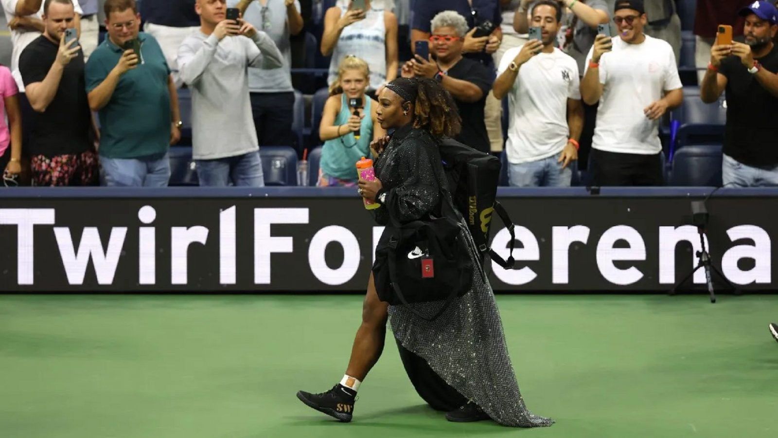 Serena Williams Wears Diamond Encrusted Nike Outfit At Us Open 2022 0057