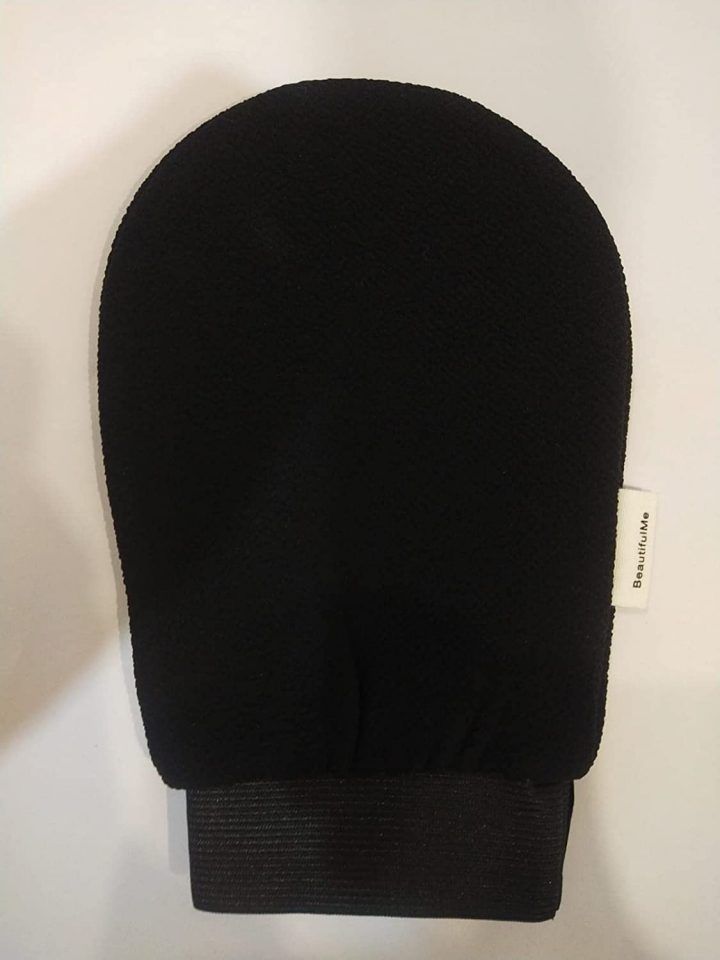 6 best exfoliating gloves to get rid of strawberry skin