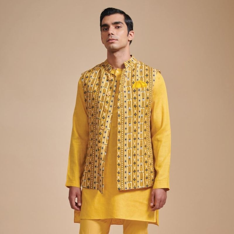 Voguish Diwali dresses for men to buy this festive season
