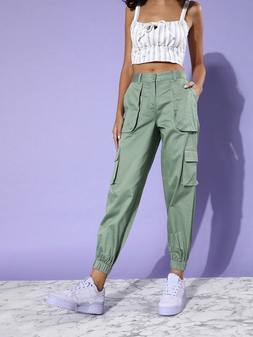 Cargo pants for women are the new approved trend