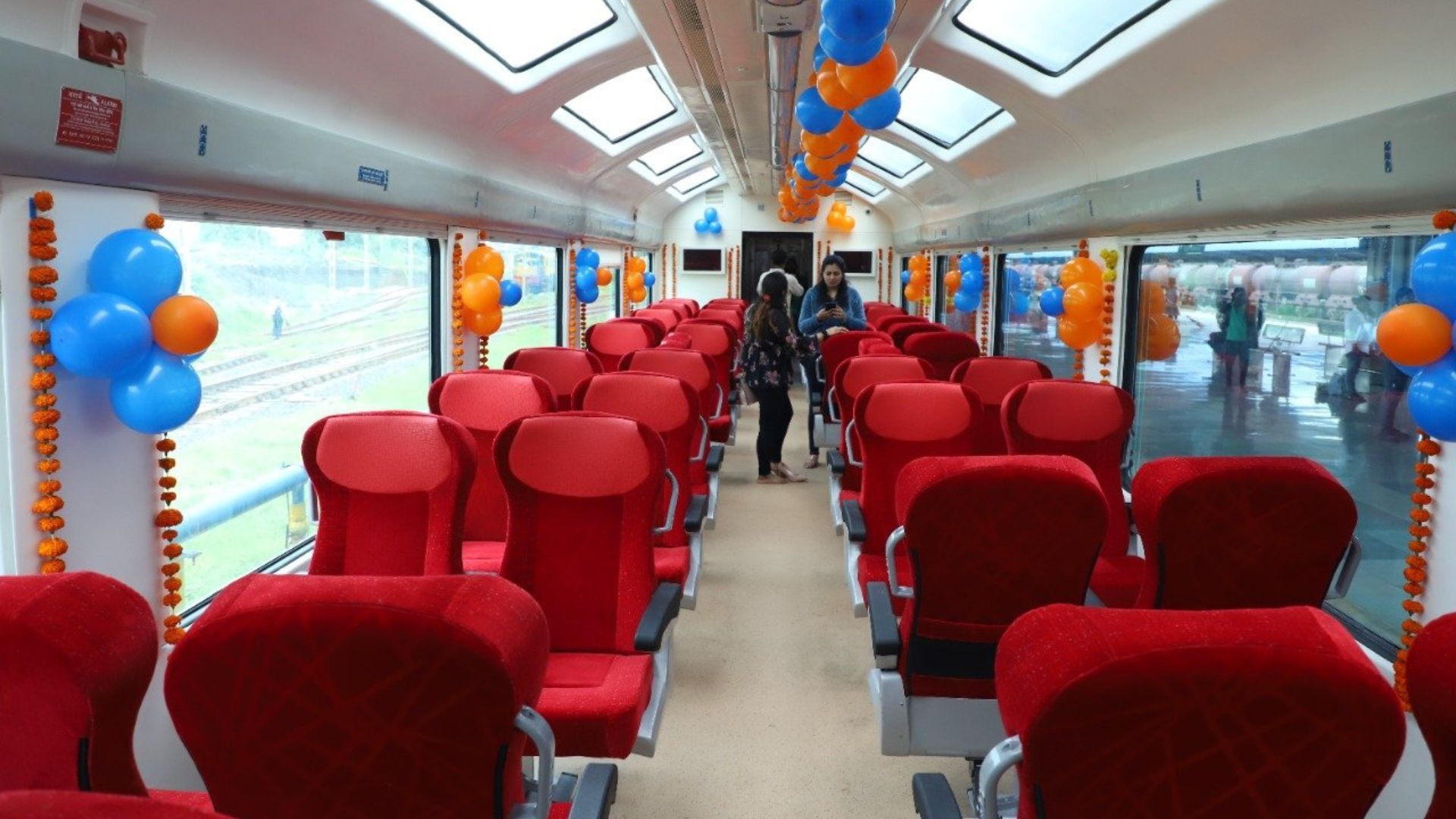 Vistadome coach