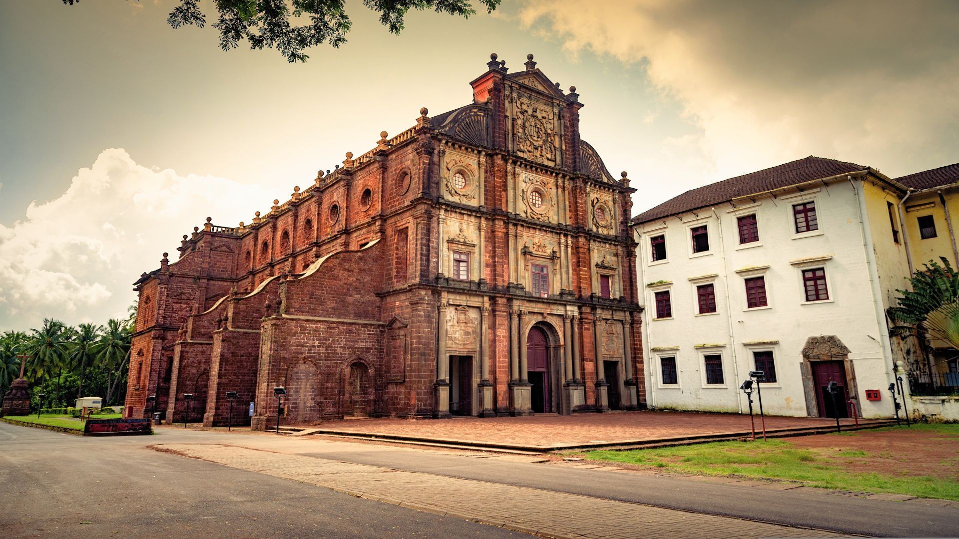 famous churches in India