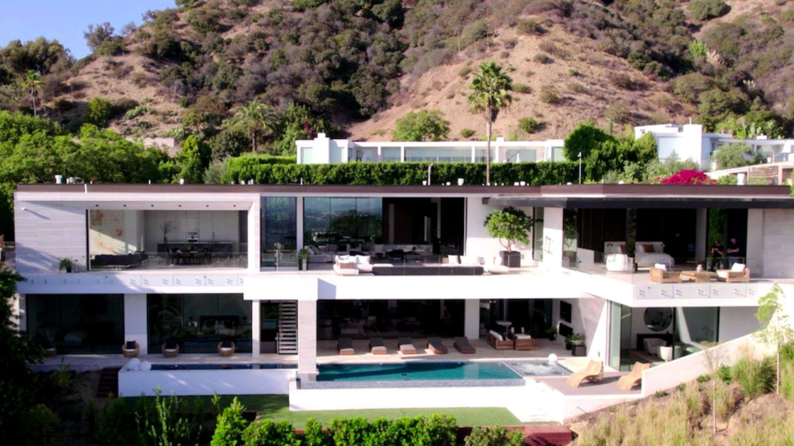 Buying Beverly Hills Most Expensive Mansions In Netflix Series