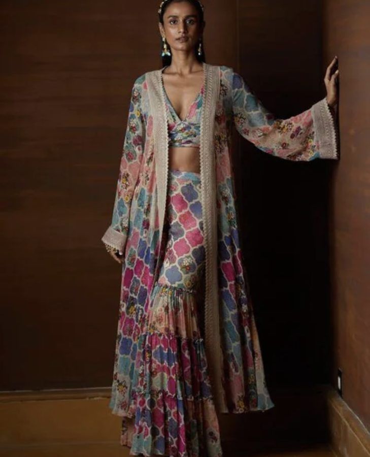 CAPE INDO WESTERN SET