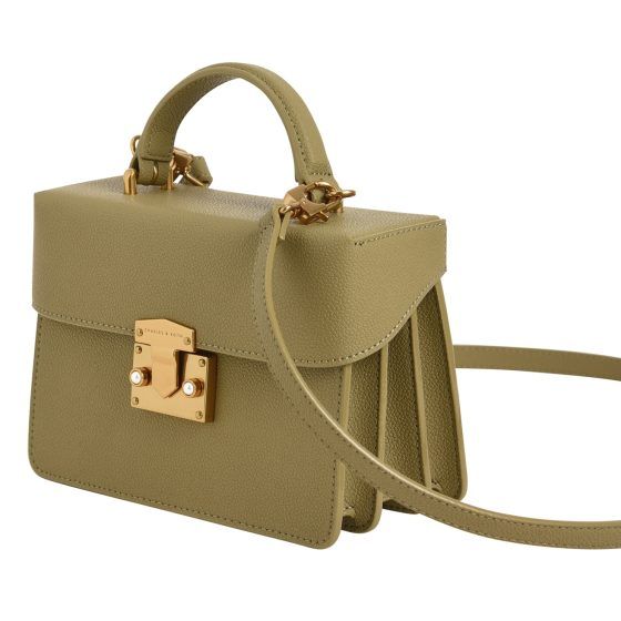 Chic and casual side bags for women that will glam up your everyday look