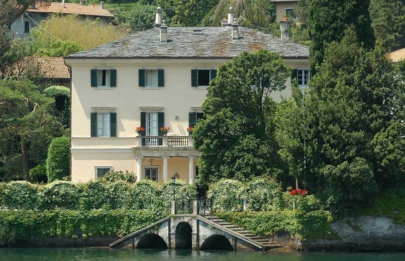 A sneak peek into and Amal Clooney's luxurious house in Italy(02)