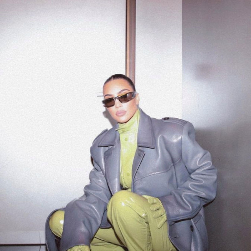 These trendy turtleneck sweaters will add an extra flair to your winter outfits