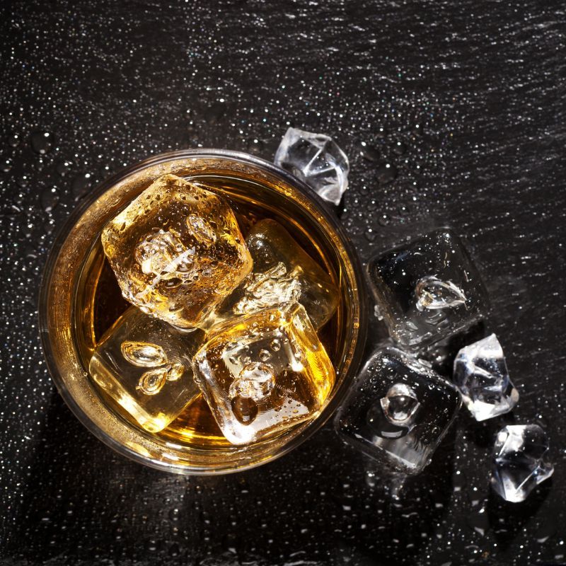 Smooth beginner-friendly whiskey for your first taste of on-the-rocks goodness