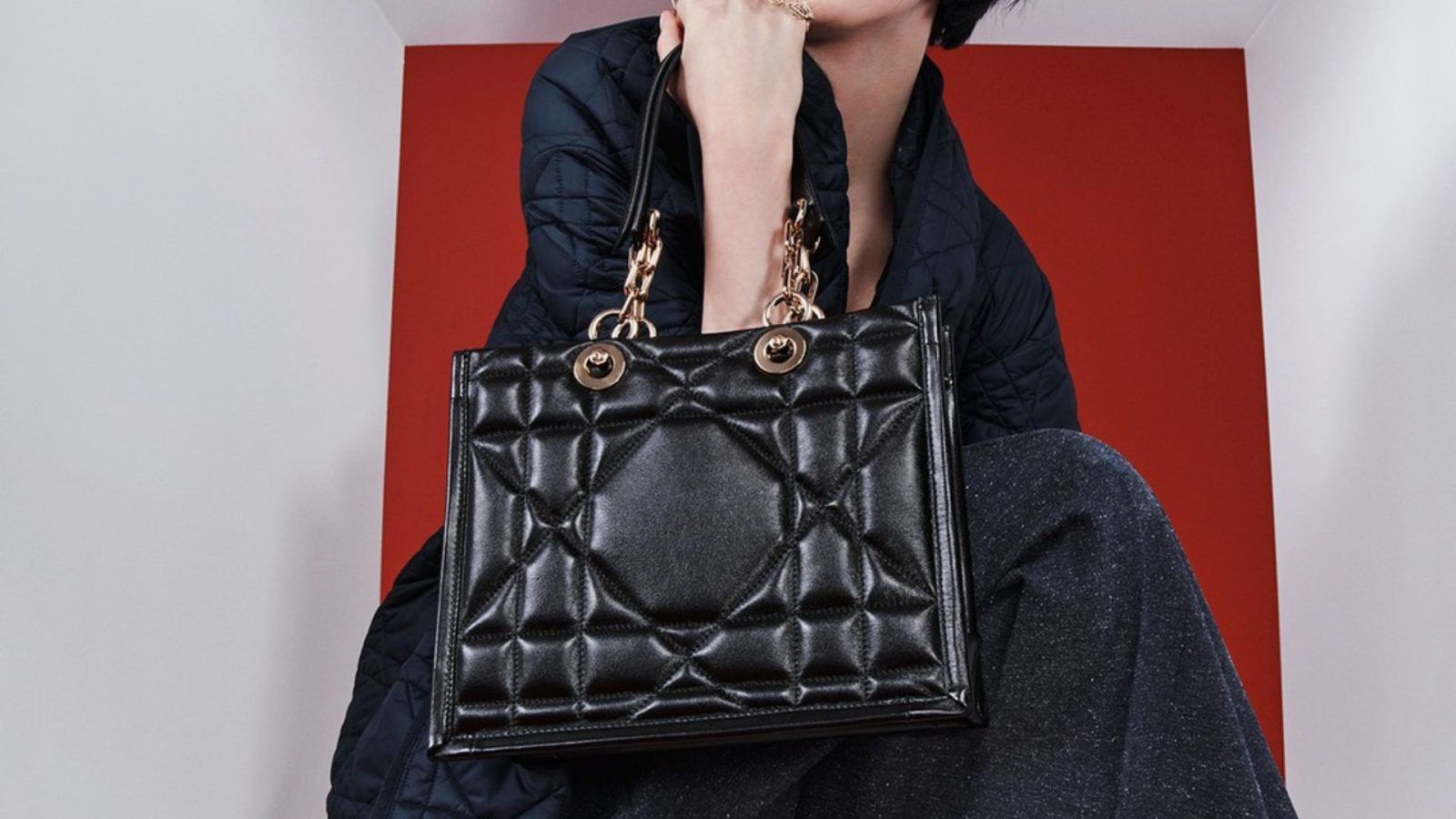 Gorgeous Stylish Handbag attractive and classic in design ladies purse  latest Trendy Fashion side Sling Handbag