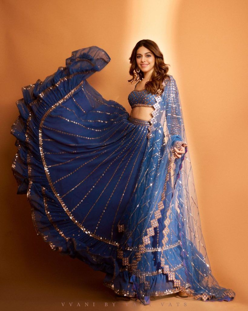 10 monochrome lehengas to bookmark this wedding season