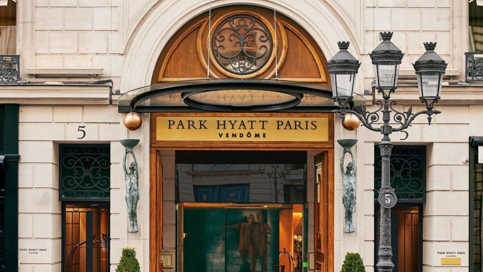 Paris 5-Star Luxury Hotel - Champs Elysees