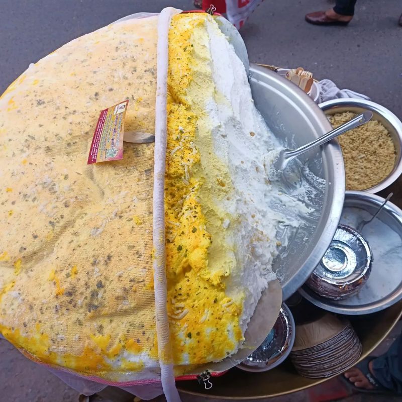 Tickle your tastebuds with these 11 Delhi street foods that are a must try this winter
