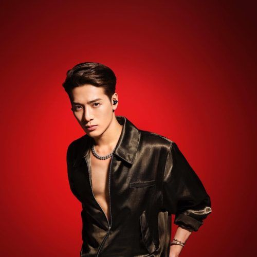 The internet is swooning over Jackson Wang's two-toned hair from the Louis  Vuitton Men's Spring-Summer 2024 Show: His hairhe looks so good