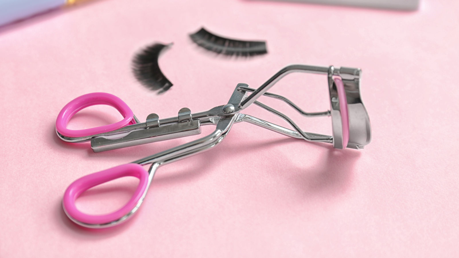 Best eyelash curlers to achieve the most lifted, fluffy lashes possible