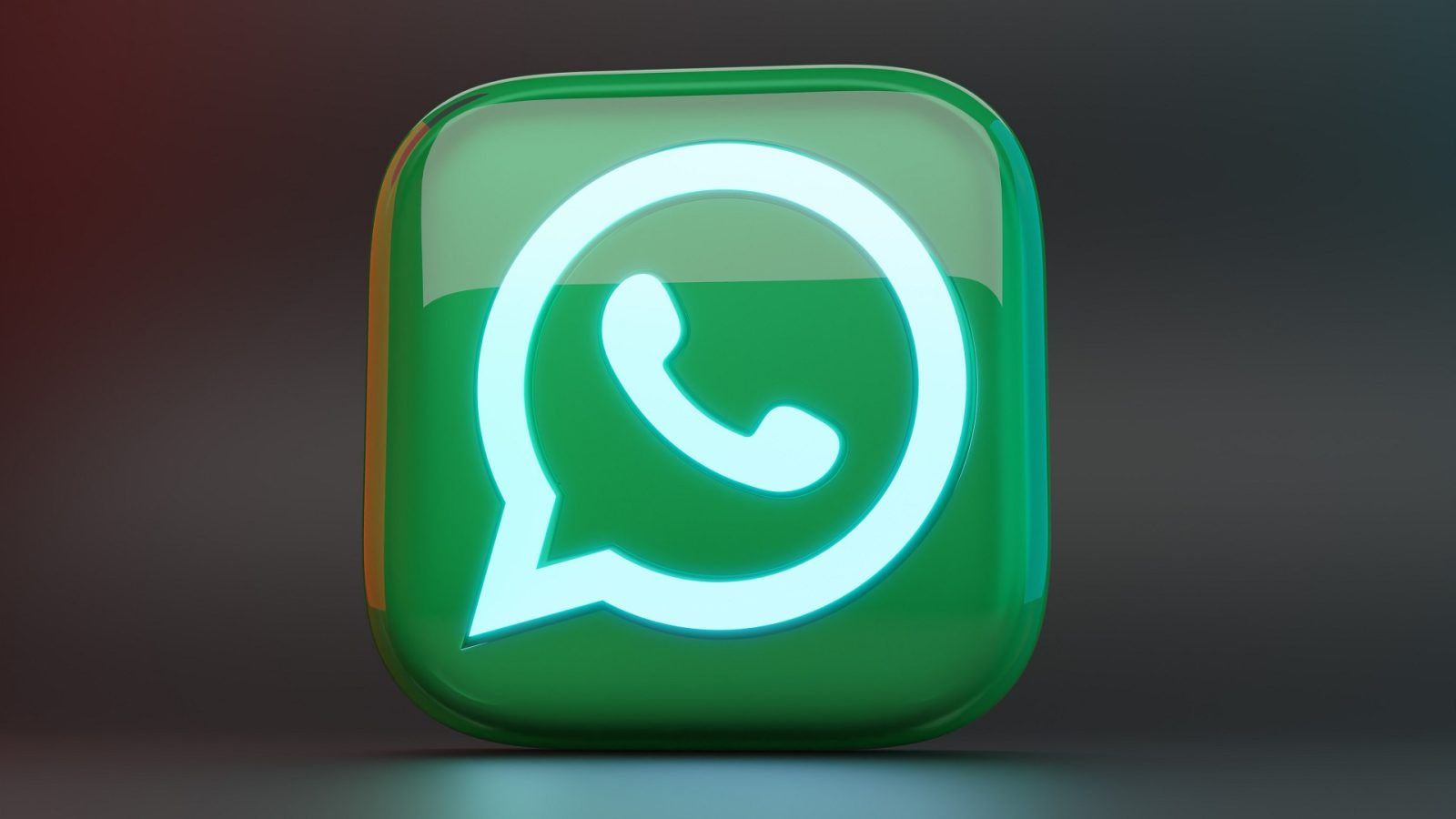 WhatsApp Android Beta-build reveals GIF support is coming