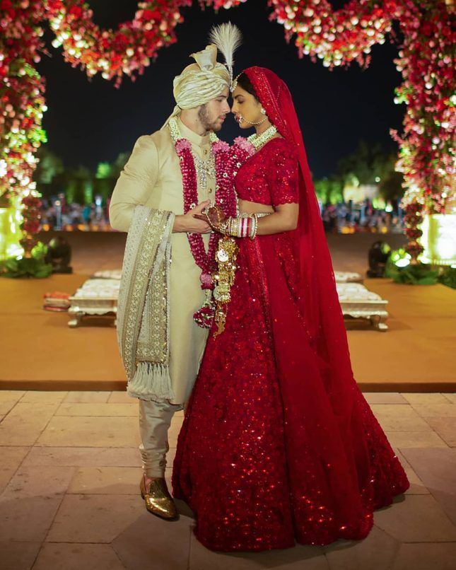 22 Couples Who Dazzled In Coordinated Outfits | Indian wedding outfits, Couple  wedding dress, Bridegroom outfits