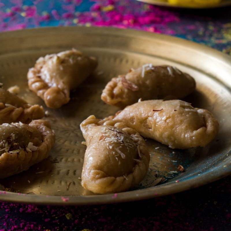 No time to buy sweets for Holi? Here are a few online stores to your rescue