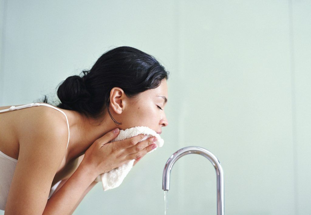 8 best glycolic acid face washes for clear skin in 2023