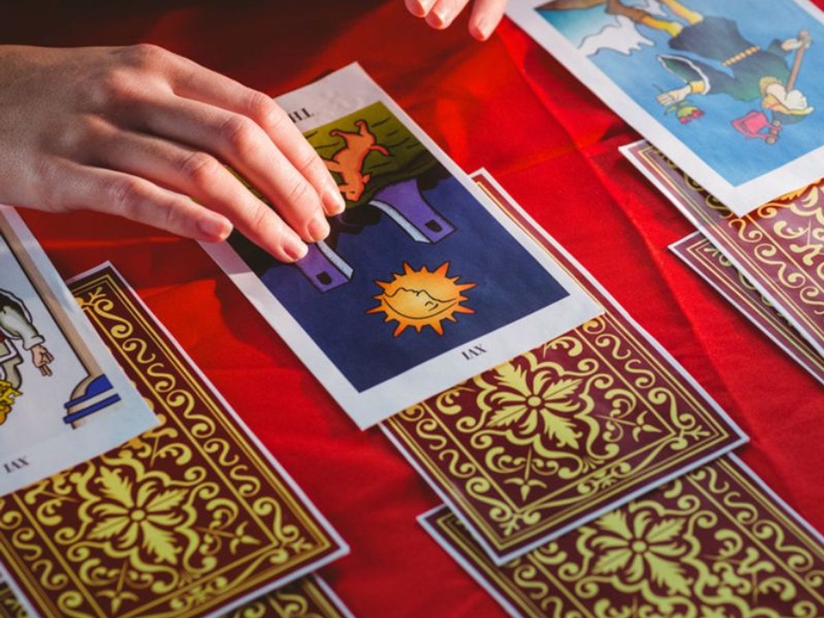 Comparación Actriz paraguas Tarot Card Reading: What is it and how can you do it?