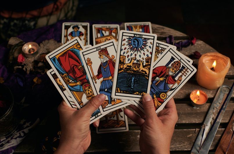 Tarot card readings: What is it and how can you do it?