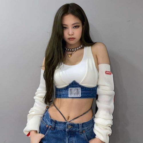 Discover the D&G Coachella outfits worn by Blackpink Jennie, Jisoo